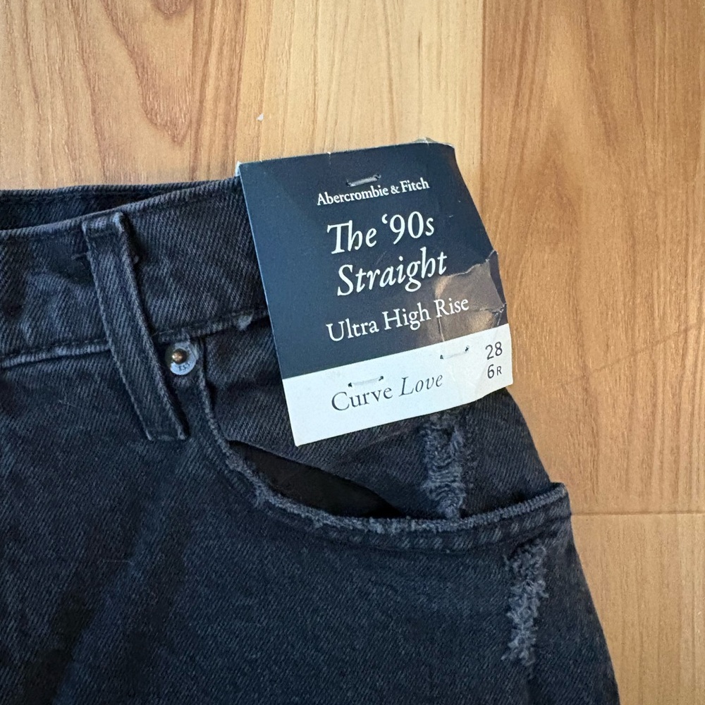 Abercrombie & Fitch Black The 90’s Straight Ultra High Rise NWT